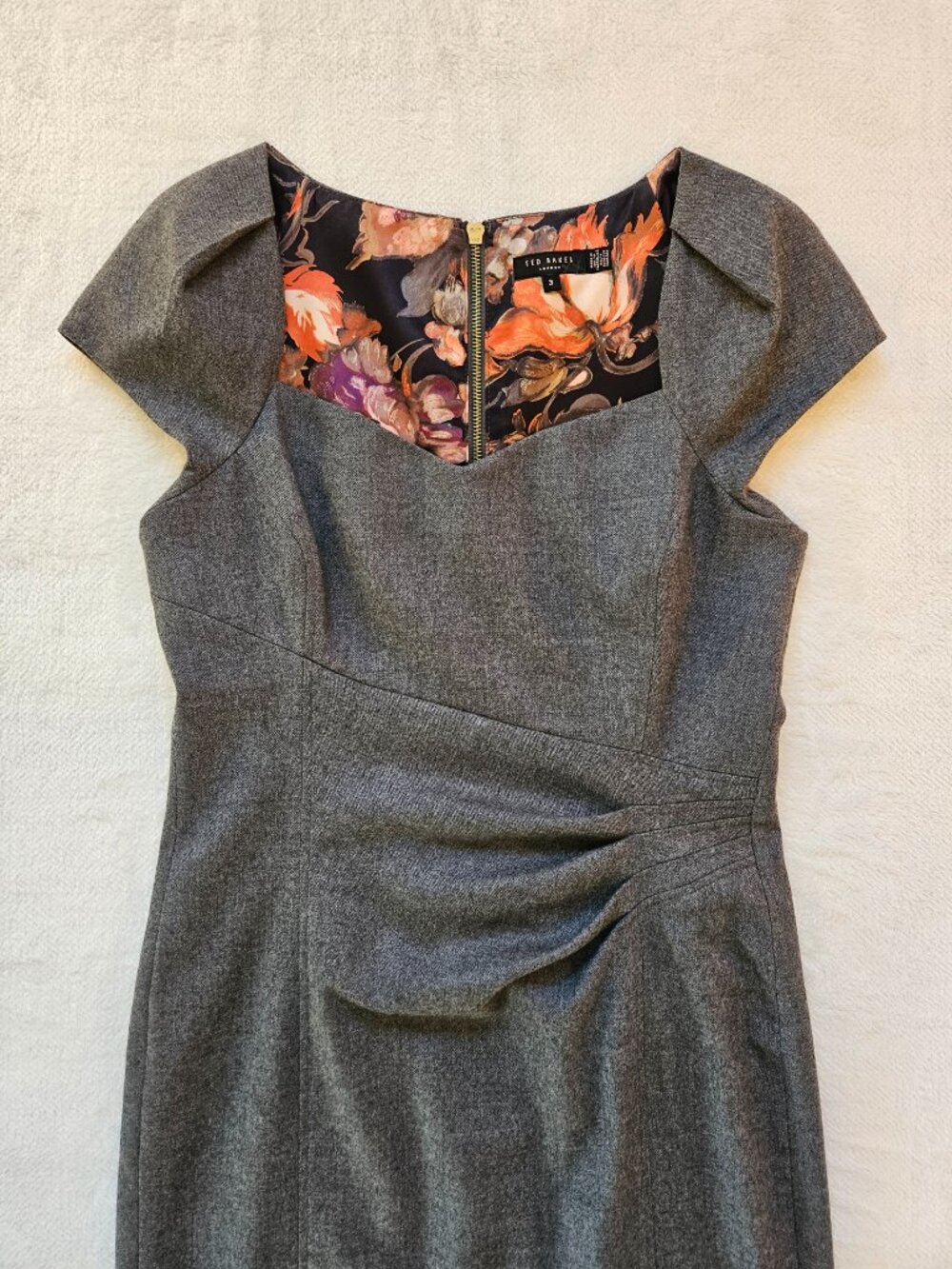 Ted Baker Gray Wool Sheath Dress Cap Sleeve Sweetheart Neckline Lined Size M 8 - Picture 2 of 10